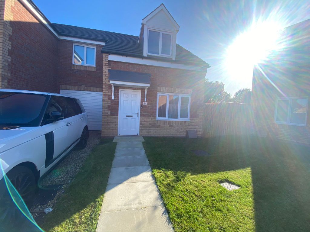 3 bed semidetached house to rent in Queensbury Grove, Middlesbrough