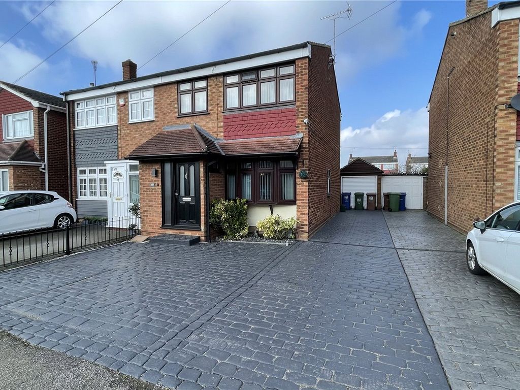 3 bed semidetached house for sale in Branksome Avenue, StanfordLe