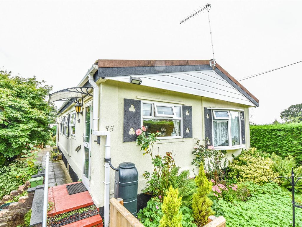 2 bed mobile/park home for sale in Berkeley Vale Park, Berkeley GL13, £