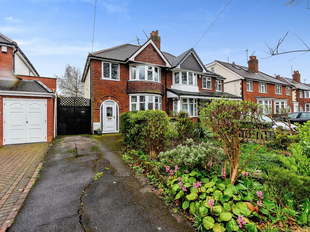 3 bed semidetached house for sale in Walstead Road, Delves, Walsall