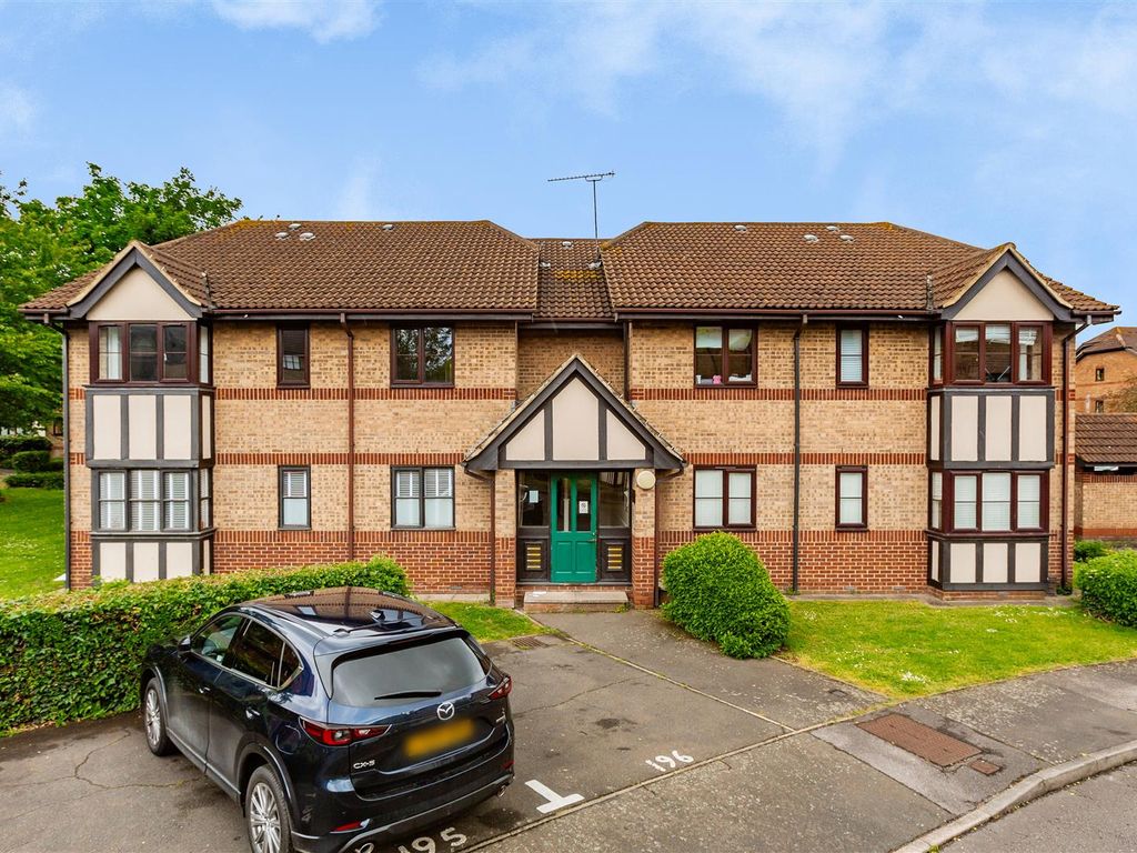 2 bed flat for sale in Osbourne Road, Dartford DA2, £210,000 Zoopla