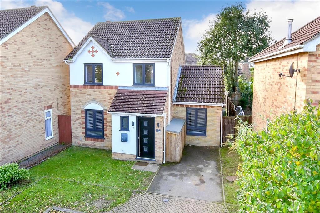 4 bed detached house for sale in Chestnut Lane, Park Farm, Ashford, Kent TN23, £400,000 Zoopla