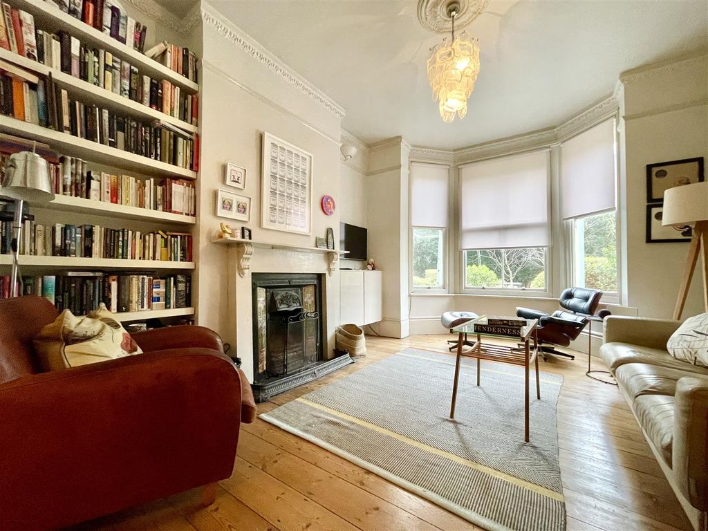 5 bed terraced house for sale in St. Helens Road, Hastings TN34, £