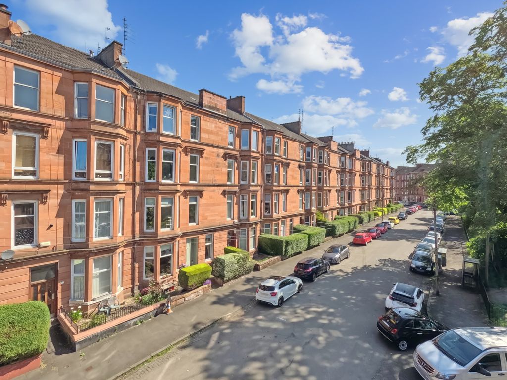 1 bed flat for sale in Waverley Gardens, Shawlands, Glasgow G41 Zoopla