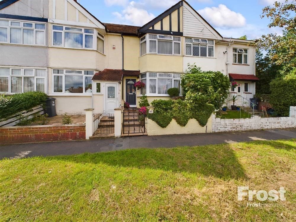 2 bed terraced house for sale in Saxon Avenue, Feltham, Greater London