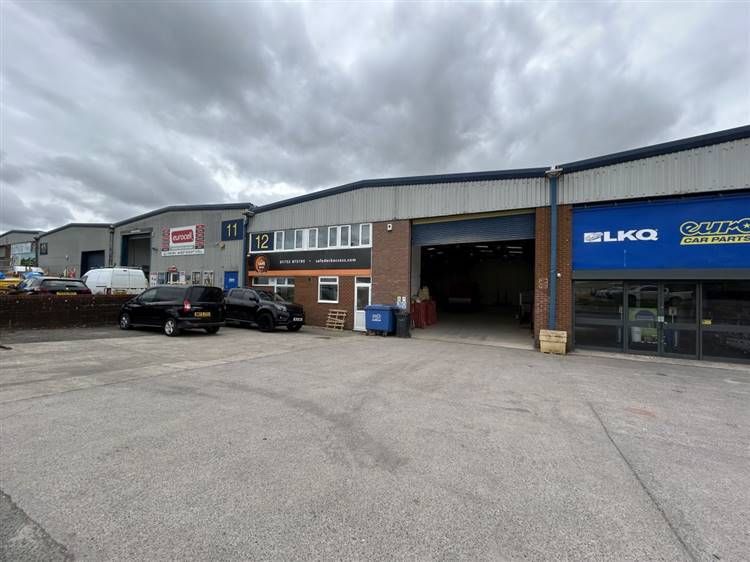 Light industrial to let in Unit 12 Edgcumbe Trade Park, Tamar View