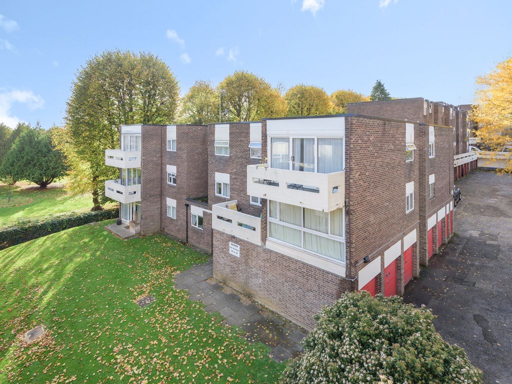 1 bed flat for sale in Park Drive, Woking GU22 Zoopla