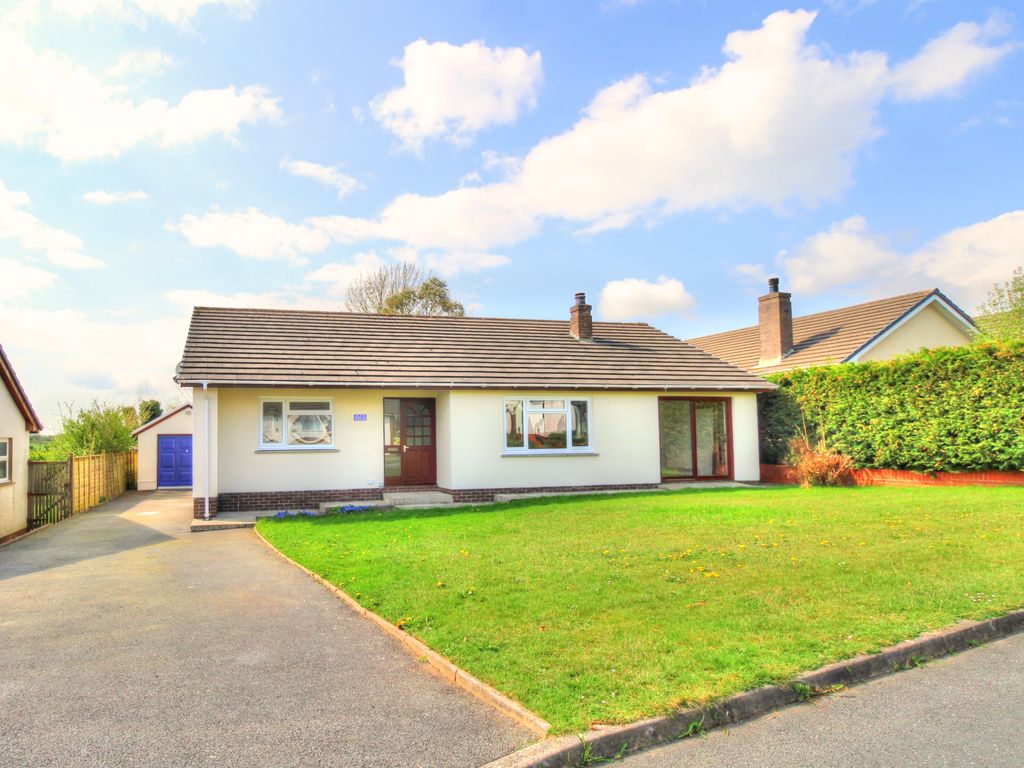 3 bed detached bungalow for sale in Bryngwyn, Newcastle Emlyn SA38 Zoopla