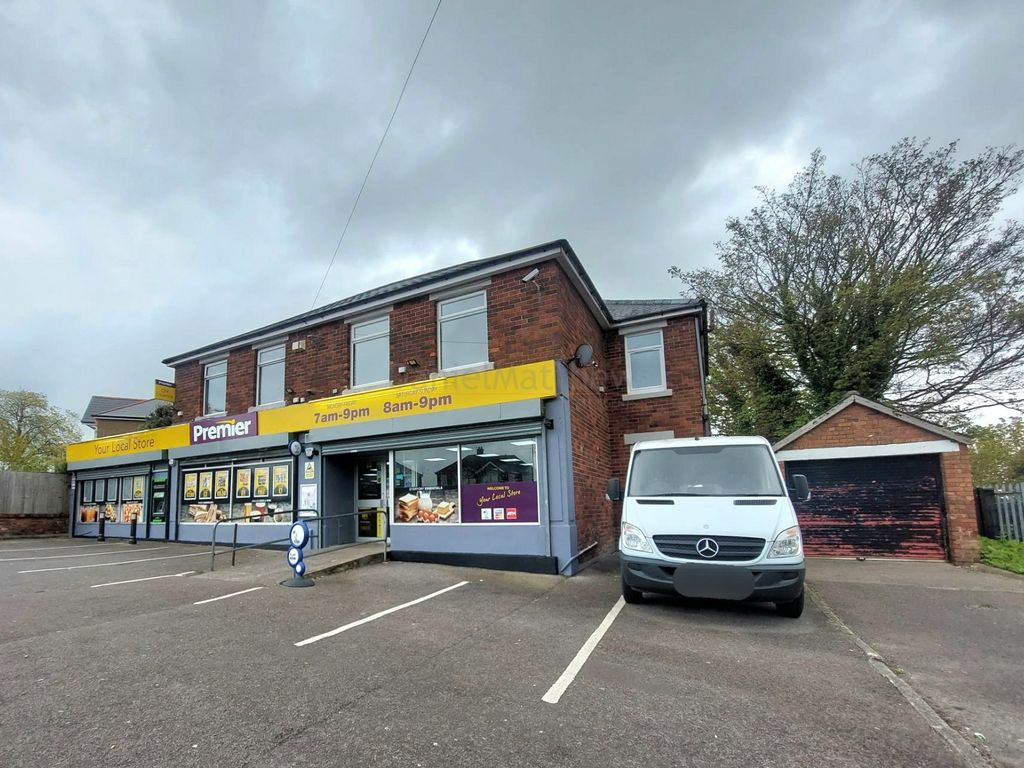 2 bed flat to rent in Barry Road, Barry CF62, £900 pcm Zoopla