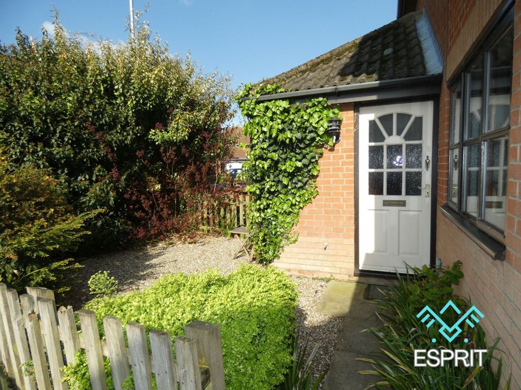 3 bed semidetached house for sale in Station Close, Martham, Great