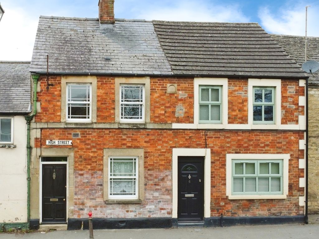 2 bed cottage for sale in High Street, Cricklade, Wiltshire SN6, £