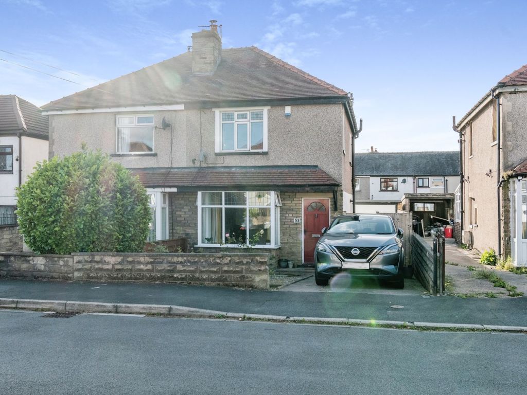 2 bed semidetached house for sale in Claremont Road, Shipley BD18, £