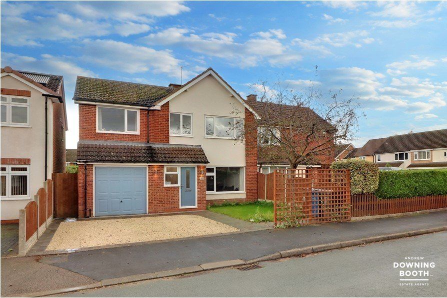 4 bed semidetached house for sale in Micklehome Drive, Alrewas, Burton