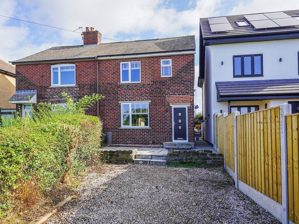 3 bed semidetached house to rent in Newbridge Lane, Old Whittington