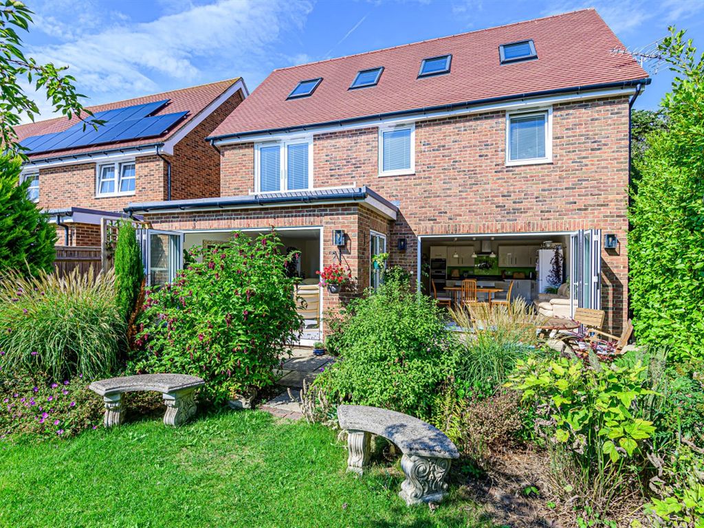 6 bed detached house for sale in Castle Close, Bognor Regis PO21 Zoopla