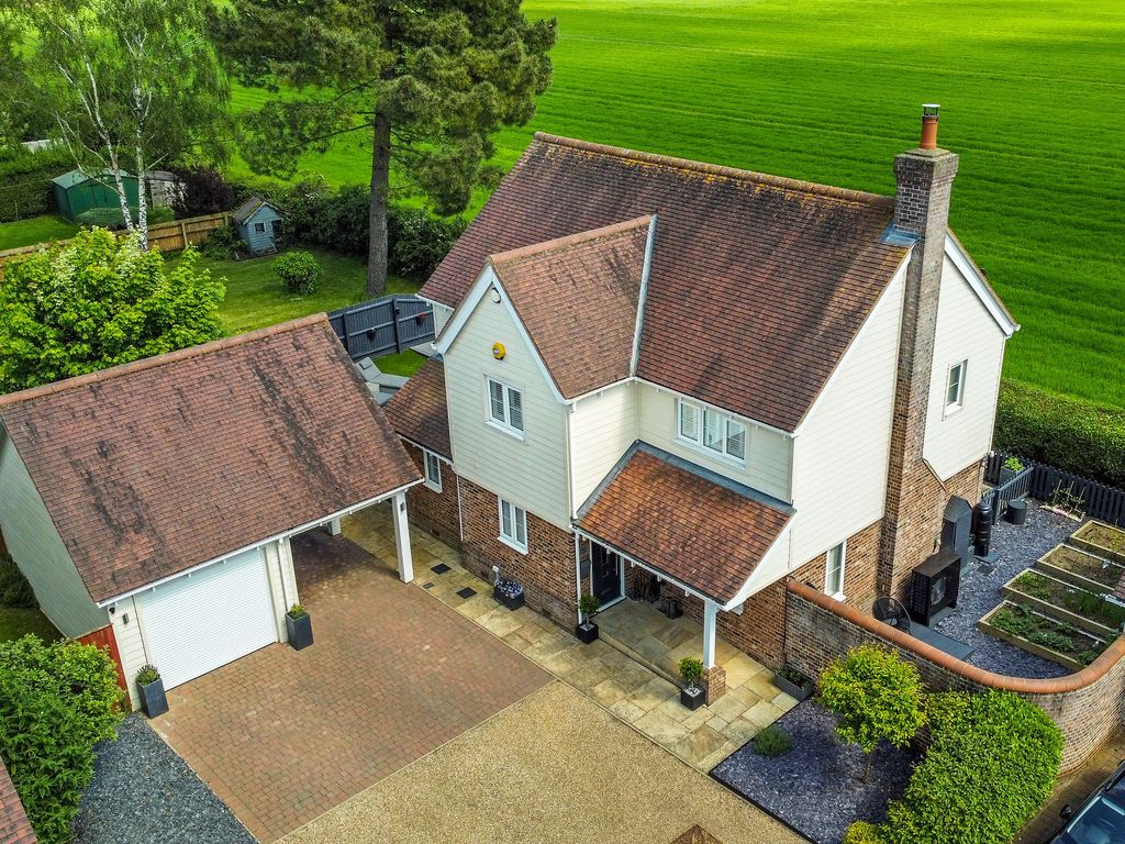 4 bed detached house for sale in Crowfield, Ipswich, Suffolk IP6, £