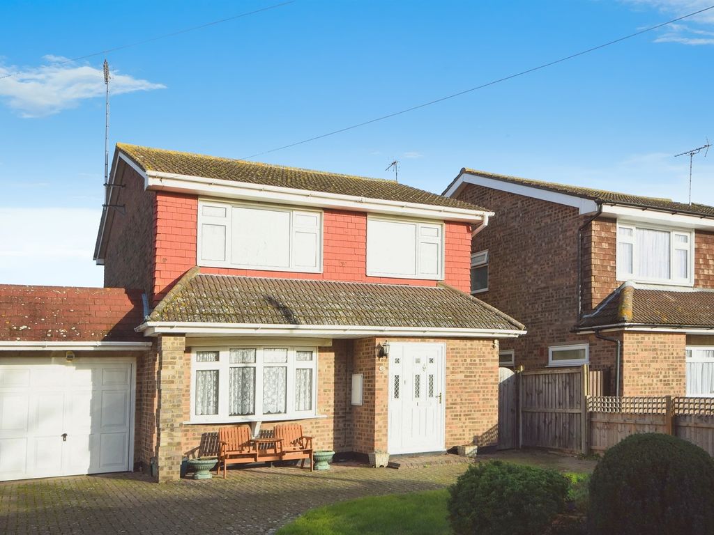 3 bed linkdetached house for sale in Oak Road, Tiptree, Colchester CO5
