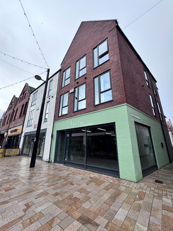 2 bed flat to rent in Humber Street, Hull HU1, £800 pcm Zoopla