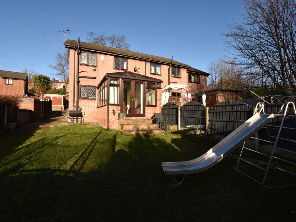 3 bed semidetached house for sale in Kings Croft, Worsbrough Dale