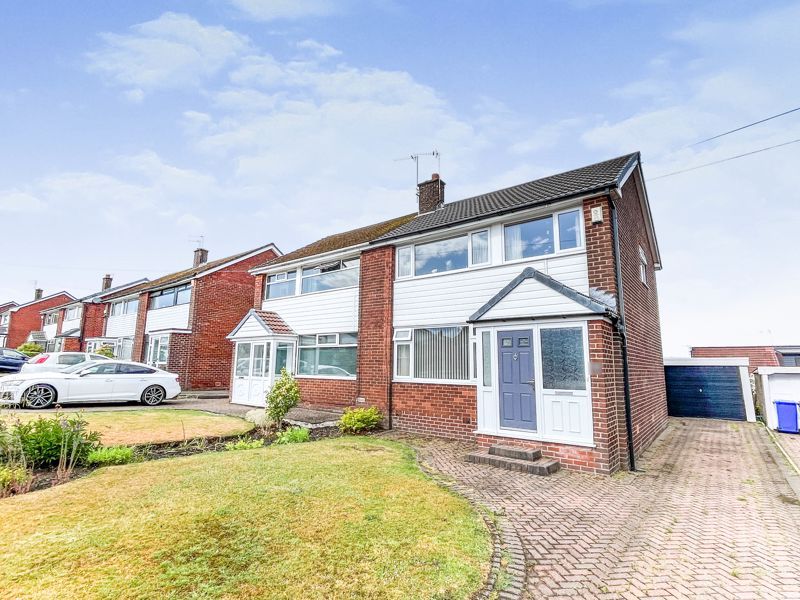 3 bed semidetached house for sale in Belmont Drive, Seddons Farm, Bury