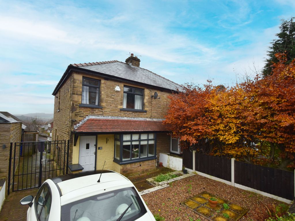 3 bed semidetached house for sale in Manor Drive, Bingley, Bradford
