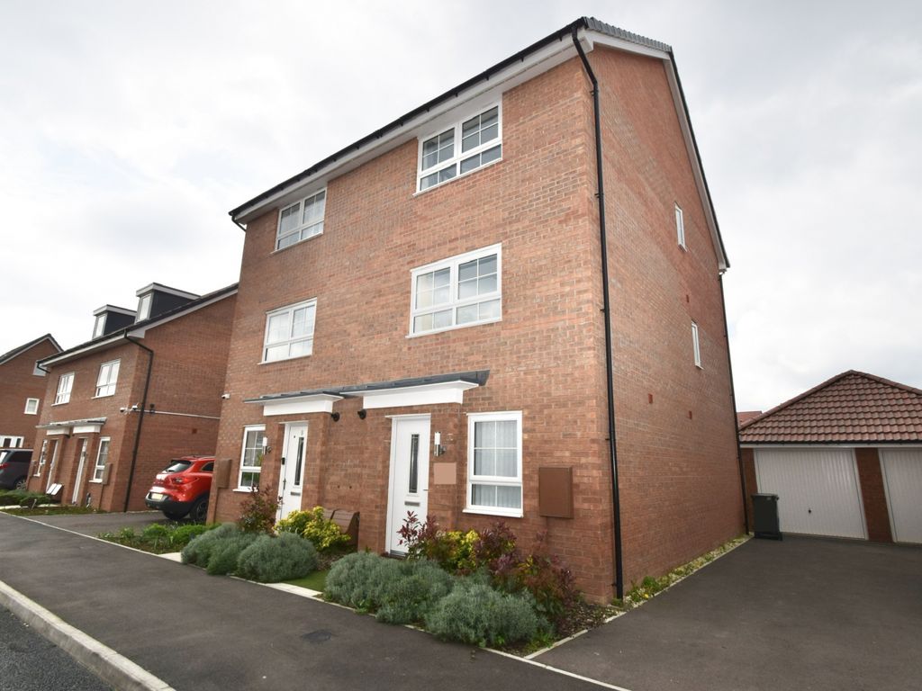 4 bed semidetached house for sale in Lovington Lane, Leicester LE4