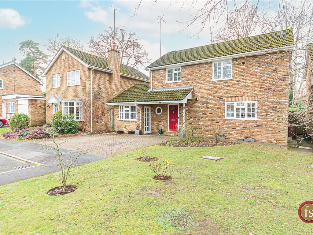 3 bed detached house for sale in Corsham Way, Crowthorne RG45 Zoopla