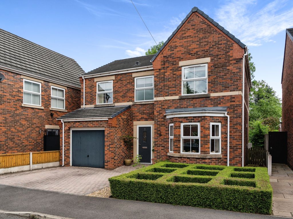 4 bed detached house for sale in Penzance Close, Birchwood, Warrington, Cheshire WA3, £375,000