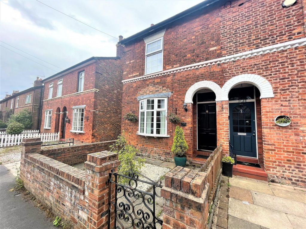 2 bed semidetached house to rent in Priory Street, Bowdon, Altrincham