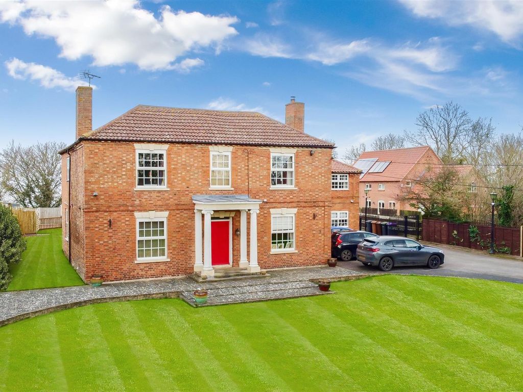 6 bed detached house for sale in Chapel Street, Beckingham, Lincoln LN5