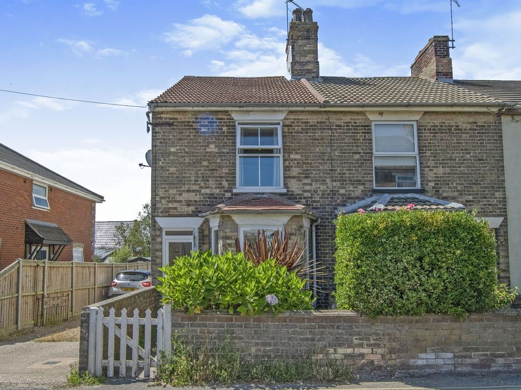 3 bed end terrace house for sale in Church Road, Kessingland, Lowestoft