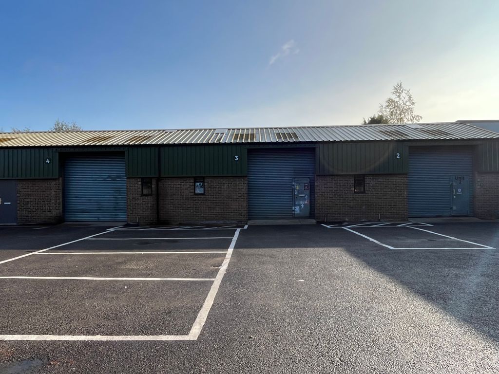 Industrial to let in Unit 3, Thame Road Industrial Estate, Haddenham