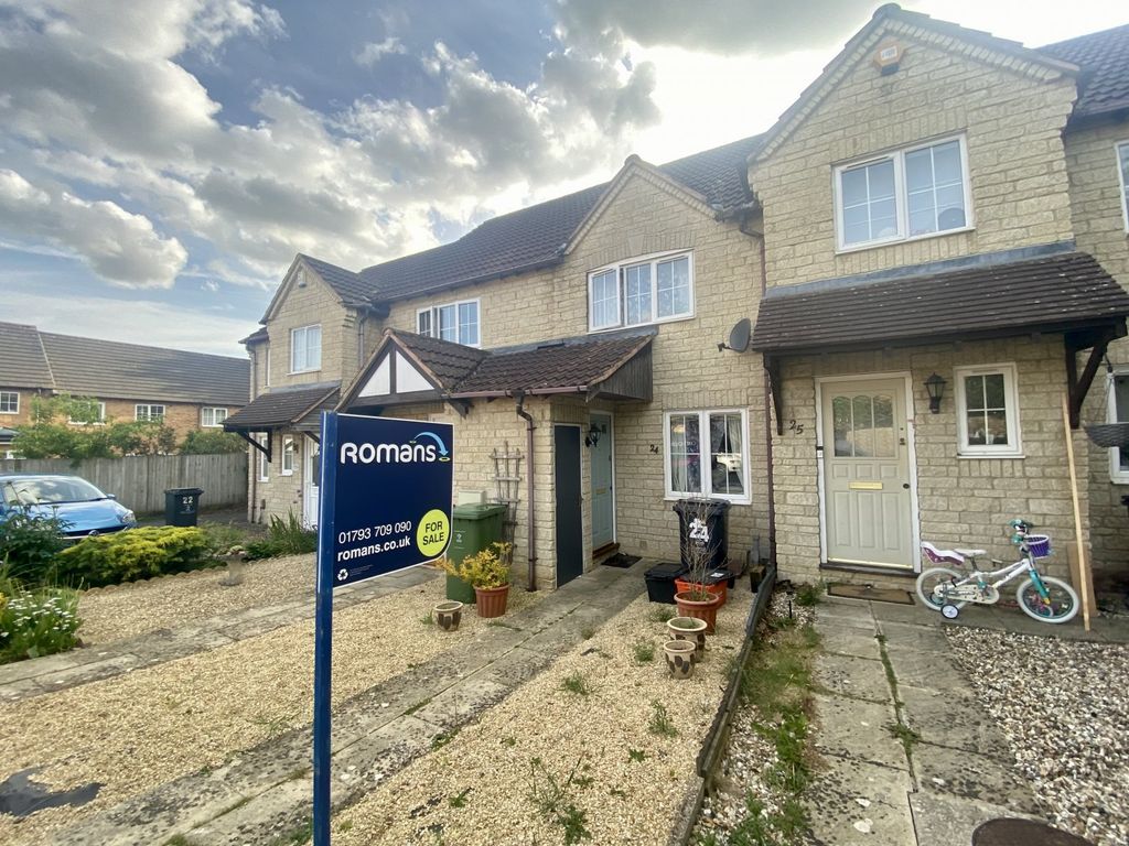 2 bed terraced house for sale in Gamekeepers Close, Swindon, Wiltshire