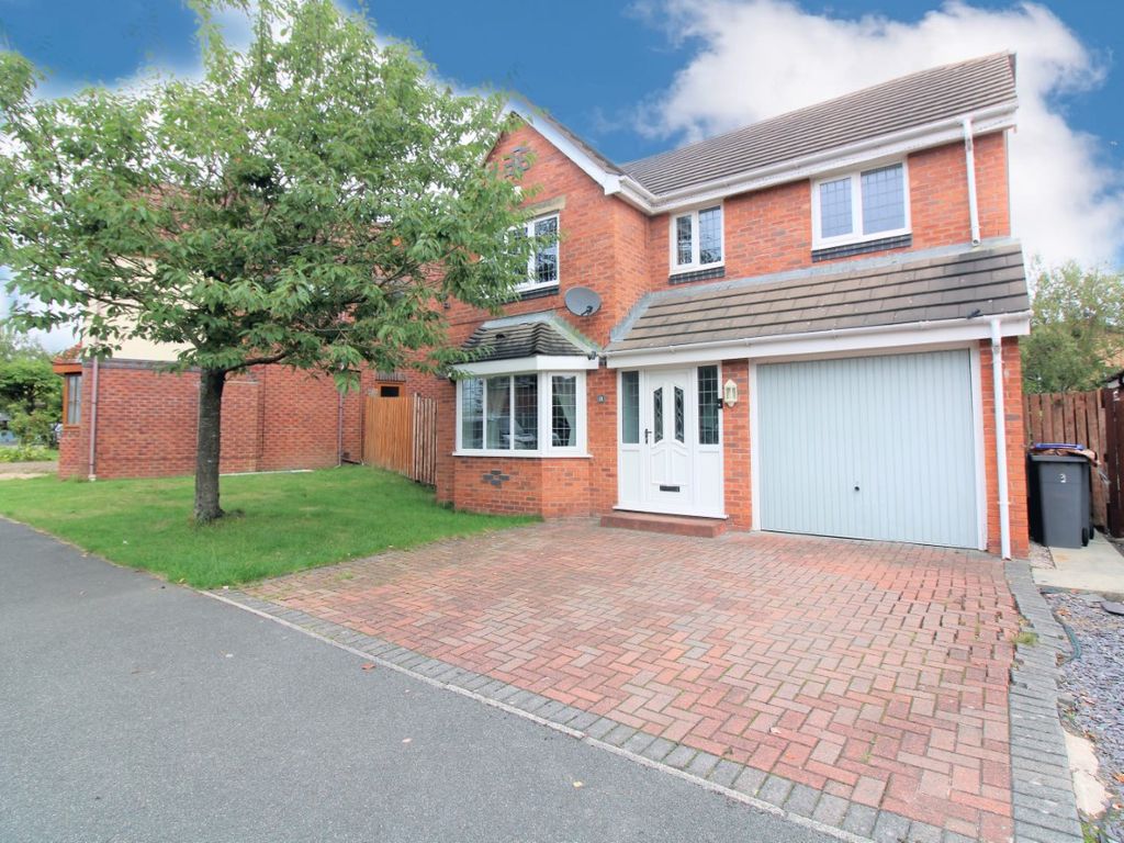 4 bed detached house for sale in Plovers Way, Herons Reach FY3 Zoopla