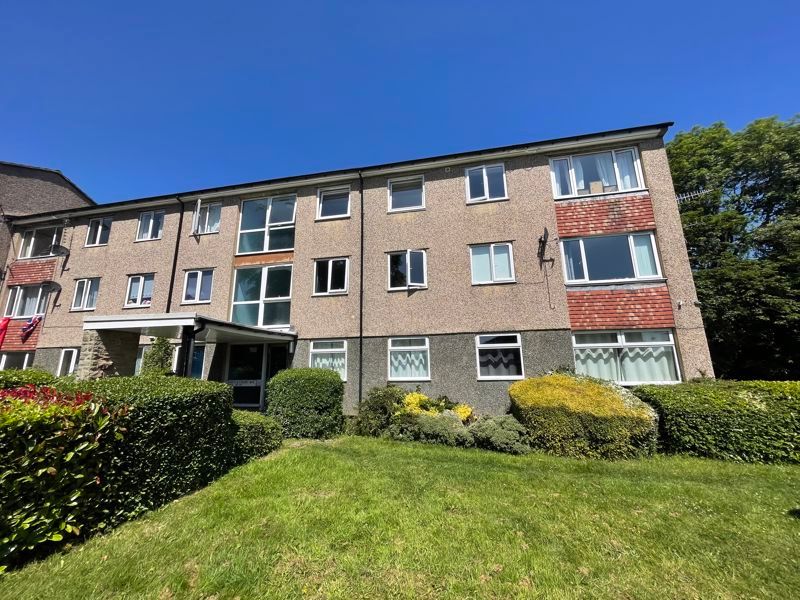 3 bed flat for sale in Hoyle Court Avenue, Baildon, Shipley BD17, £
