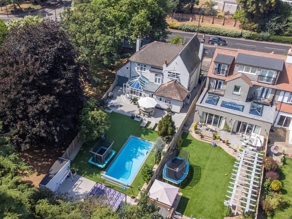 4 bed property for sale in Victoria Avenue, SouthendOnSea SS2 Zoopla