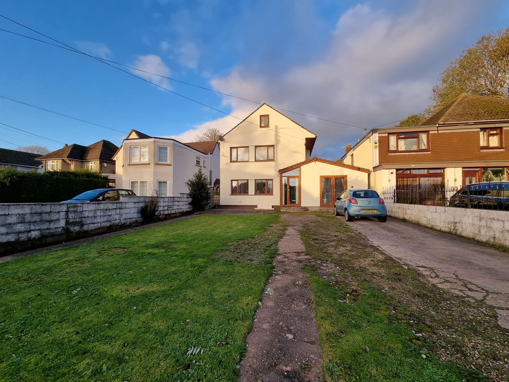 4 bed detached house for sale in South Road, Sully, Penarth CF64, £