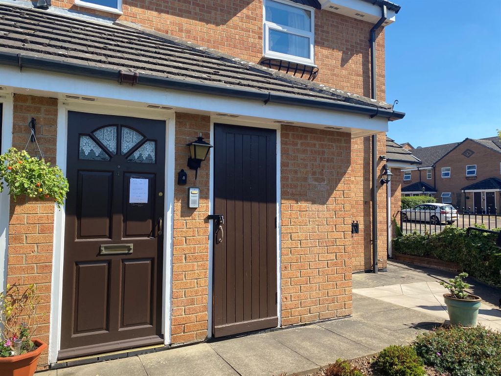 1 Bed Flat For Sale In Winterburn Gardens Whetstone Leicester LE8 