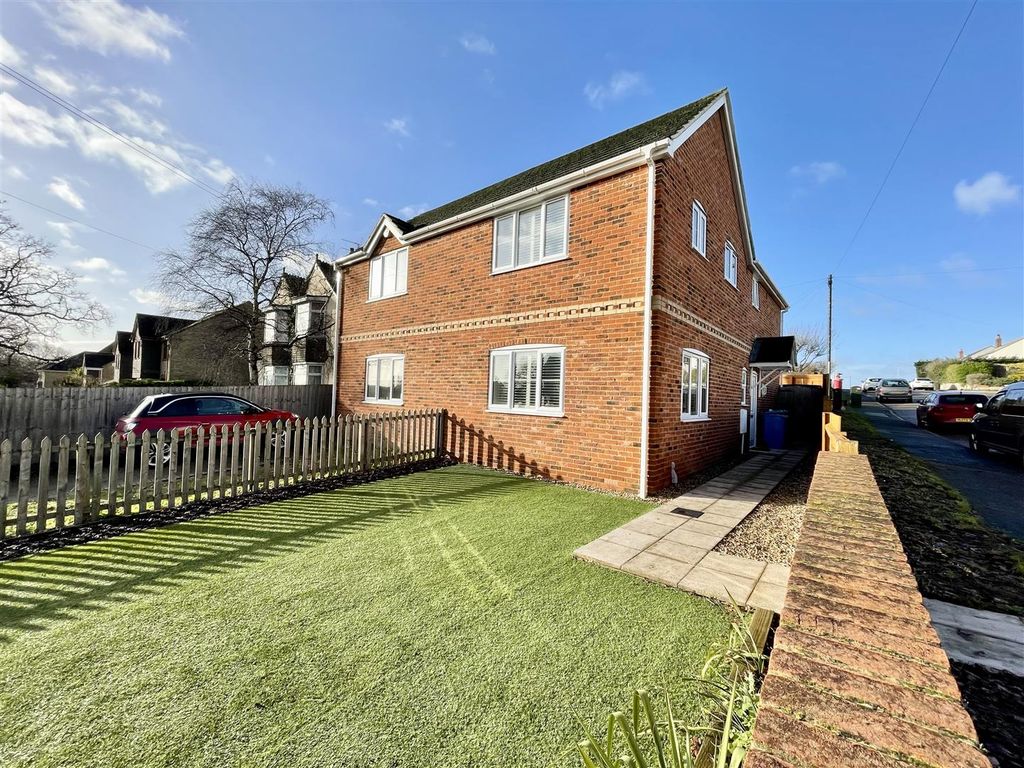 3 bed semidetached house for sale in Lake Road, Hamworthy, Poole BH15
