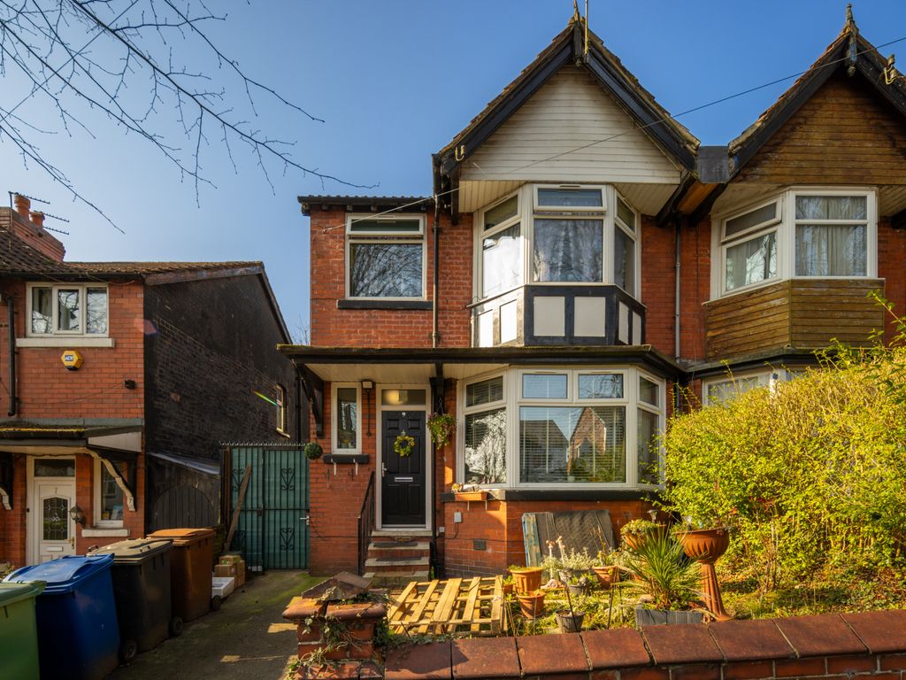 3 bed semidetached house for sale in Dorchester Avenue, Prestwich M25