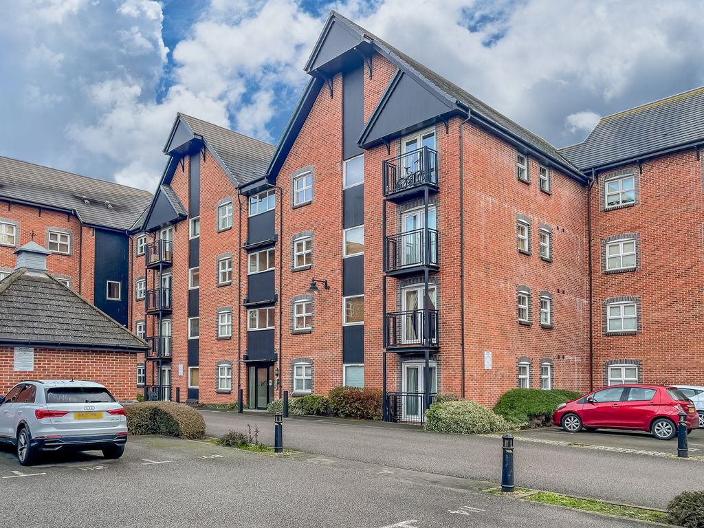 2 bed flat for sale in West Dock, The Wharf, Leighton Buzzard