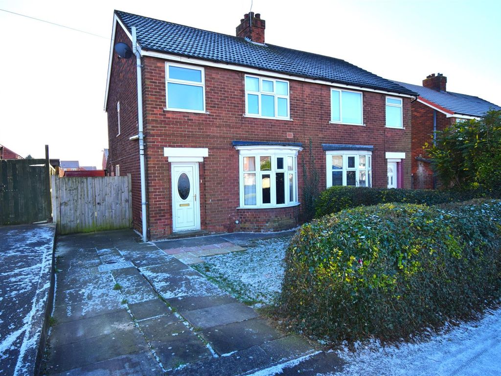 3 bed semidetached house to rent in Burringham Road, Scunthorpe DN17