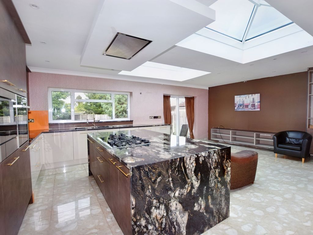 5 bed semidetached bungalow for sale in Woodhill Crescent, Harrow HA3