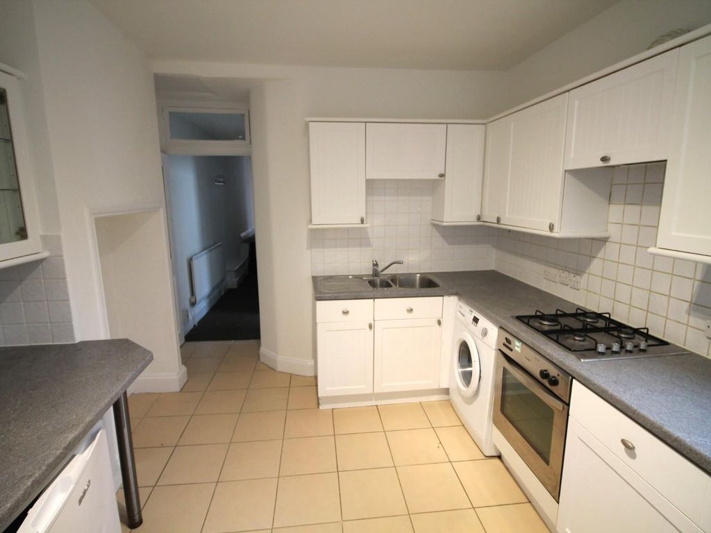 3 bed flat to rent in Westbury Hill, WestburyOnTrym, Bristol BS9, £