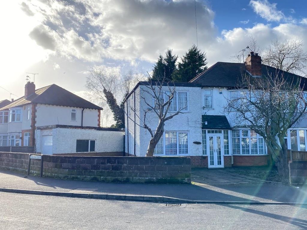 5 bed semidetached house for sale in Carlton Avenue, Shelton Lock