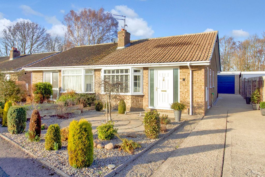 2 bed semidetached bungalow for sale in St. Nicholas Way, Wigginton