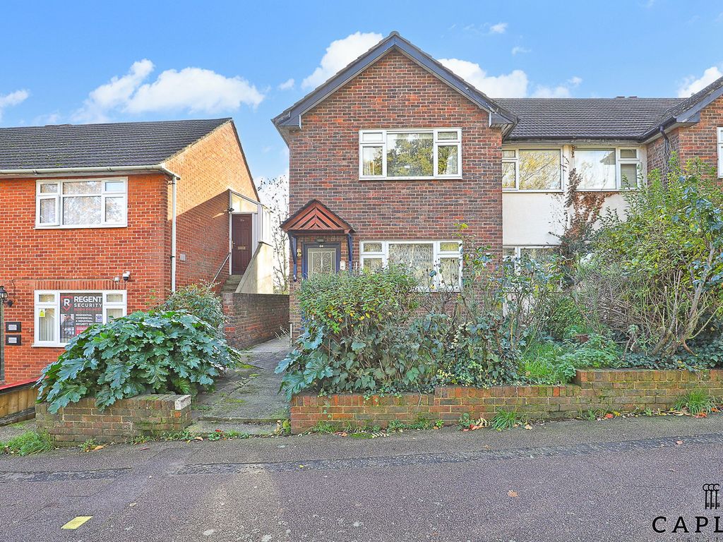 2 bed flat for sale in Station Way, Buckhurst Hill IG9, £225,000 Zoopla