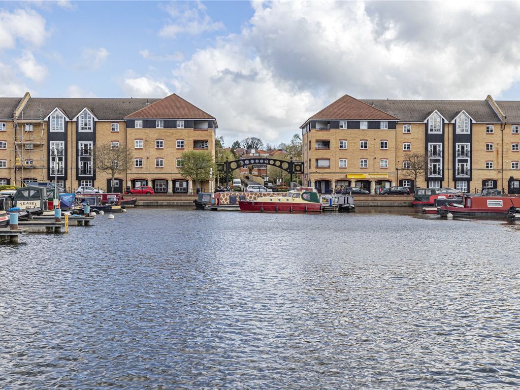 2 bed flat for sale in Evans Wharf, Apsley Lock, Hemel Hempstead, Hertfordshire HP3 Zoopla