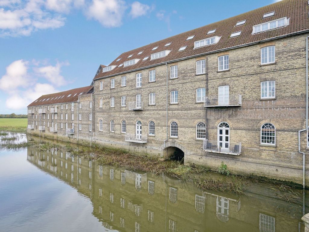2 bed for sale in Bridge Place, Godmanchester