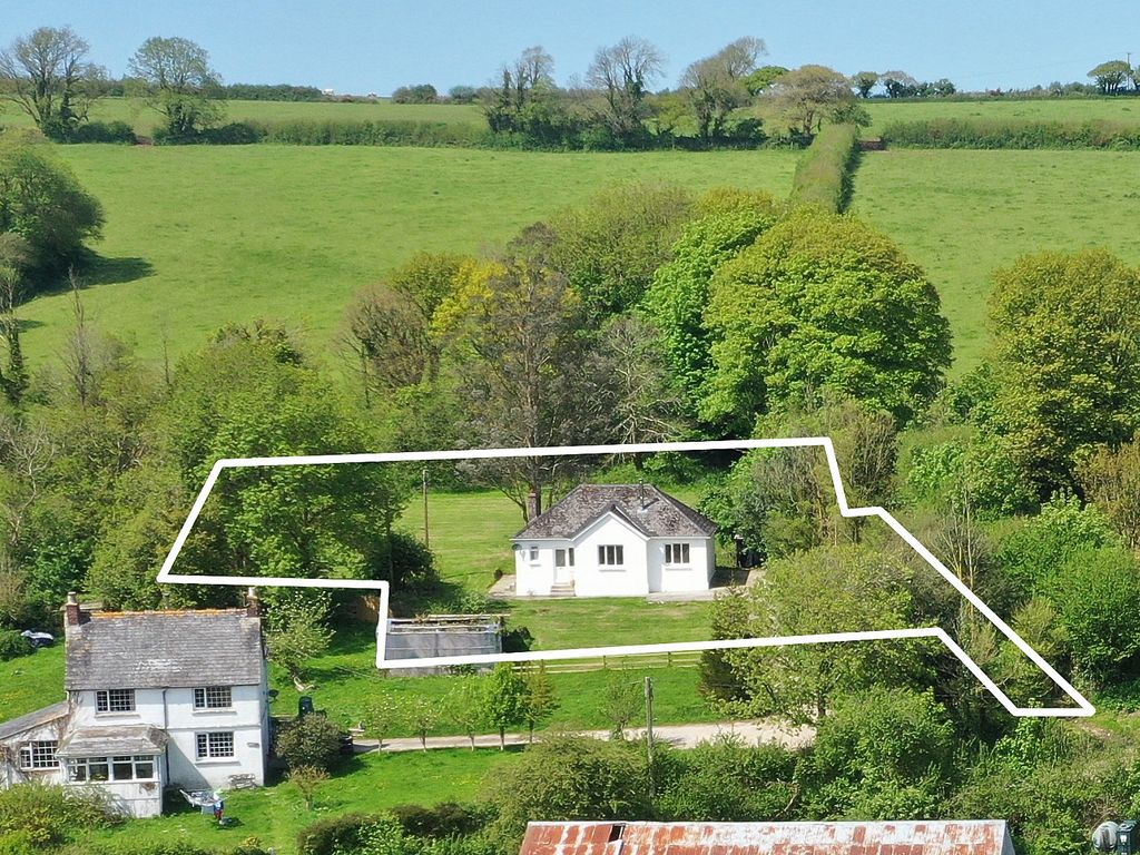 2 bed bungalow for sale in Nanstallon, Bodmin PL30, £375,000 Zoopla